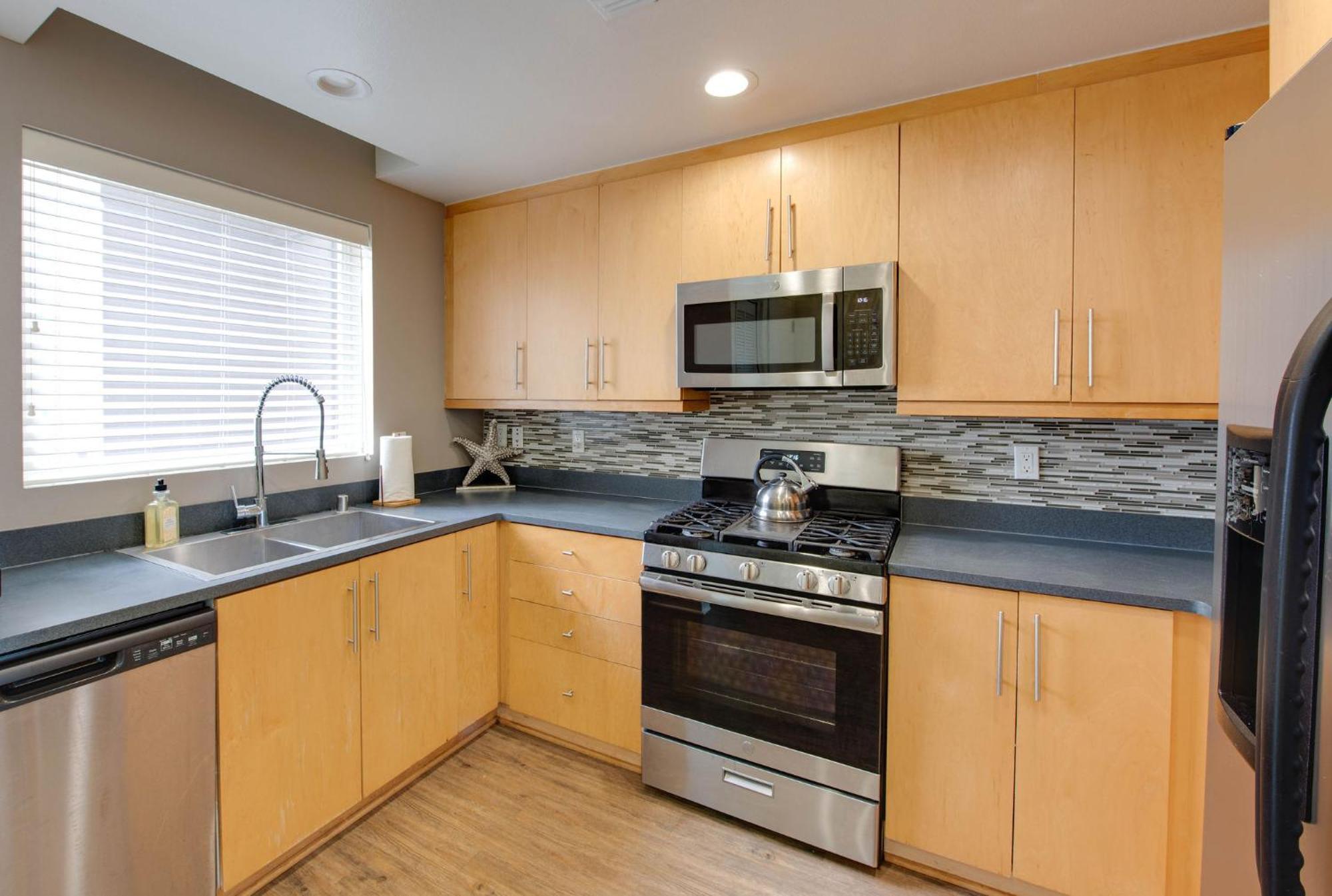 Apartamento Sunny W/ 2 Story Panoramic Ocean Views *